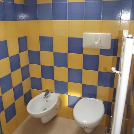 L'intrigante Nocleg ze śniadaniem 3*